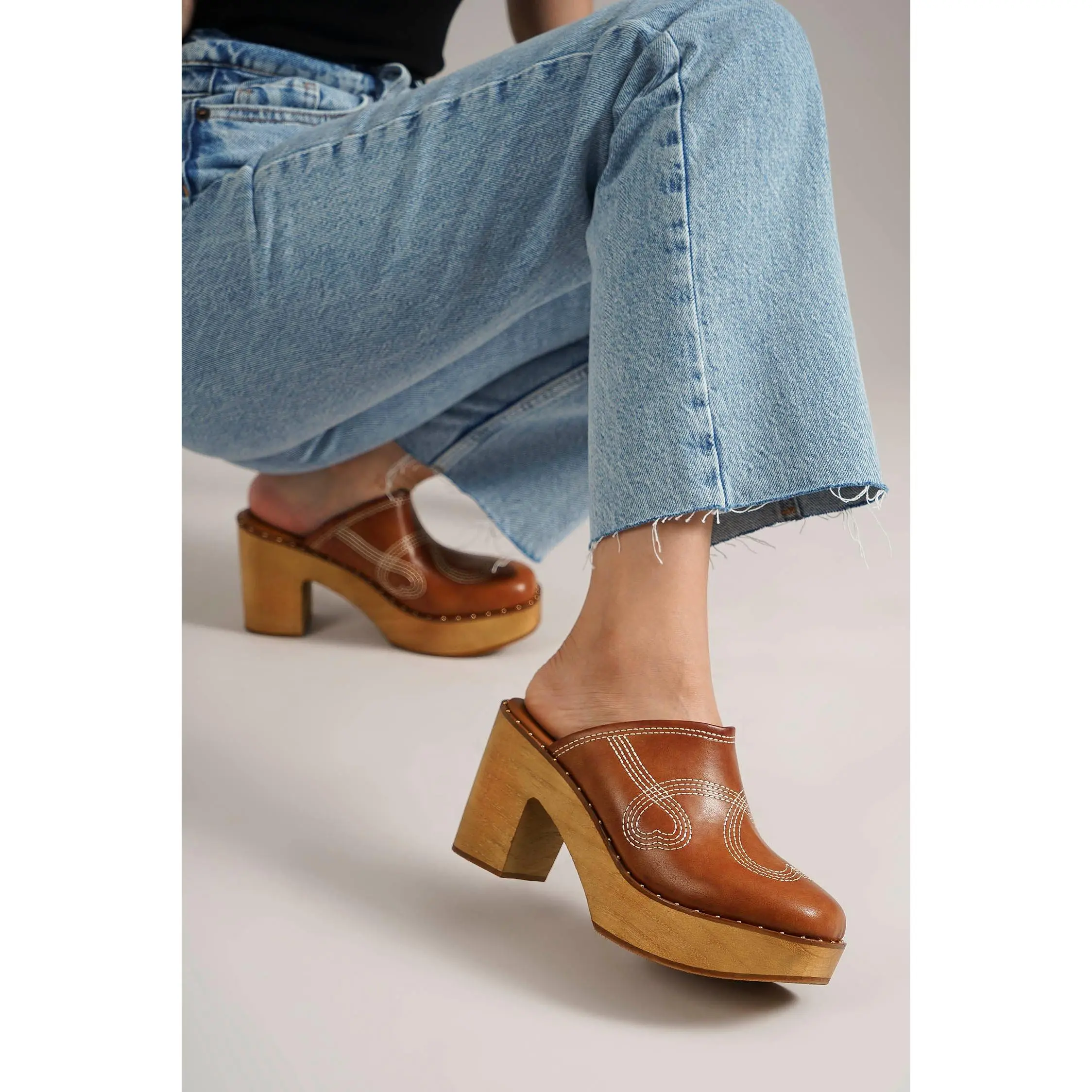 Presley-28 Elevated Retro Clogs with Wood Platform Wooden Brown Casual Shoes for Women Elegant Design Comfortable Walking Shoes Classic Style