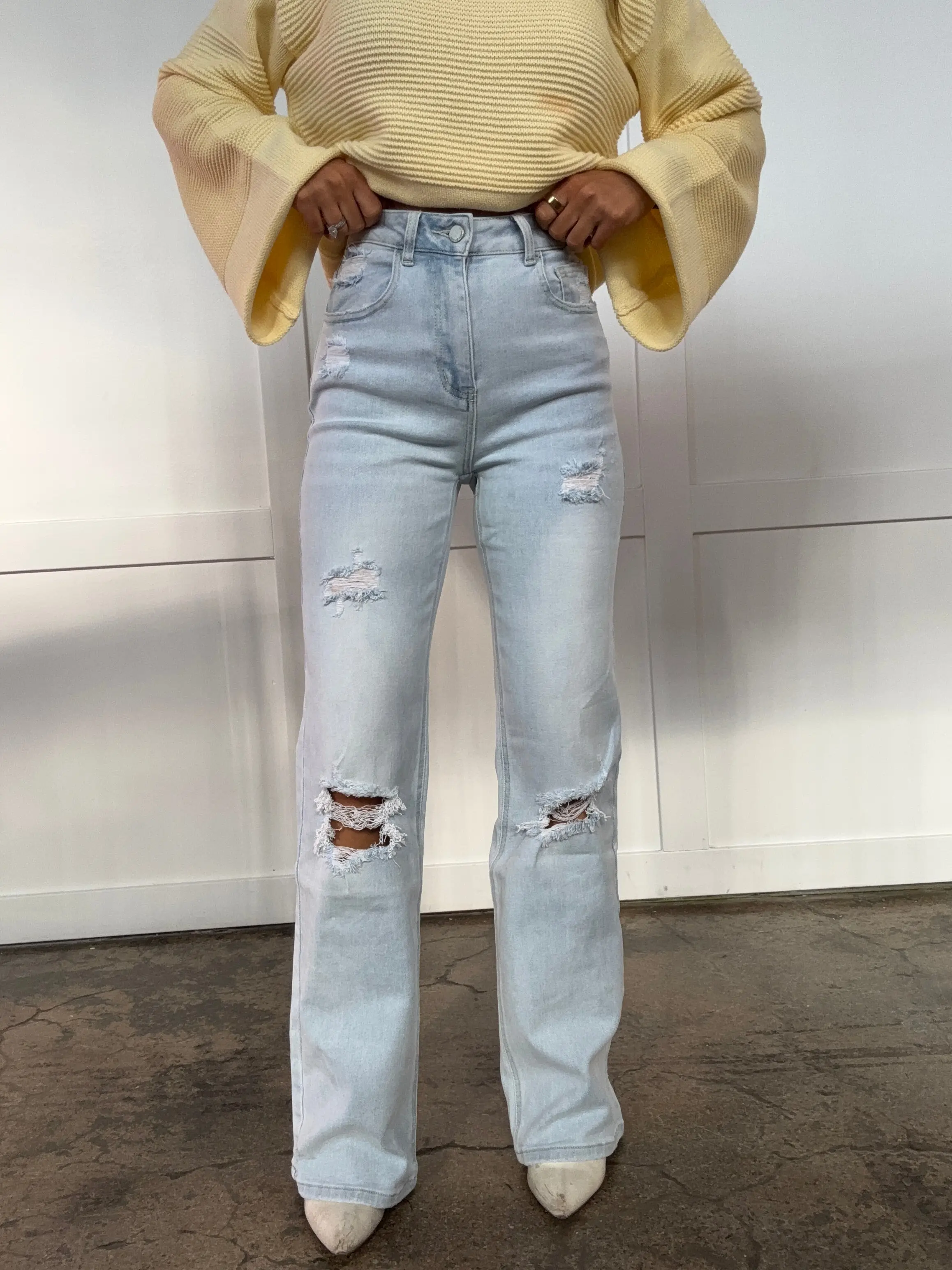 Women's Amber Light Wash 90s Vintage Boyfriend Jeans, Streetwear Vibe, Lady-Fit, Premium Fabric, Functional Pocket, Casual