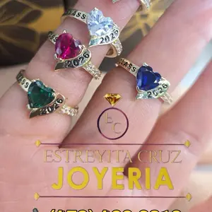 Anillo de Gradación 2026 de Oro 14k - Set of Three Elegant Rings with Gemstones and Class of 2026 Design