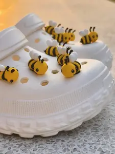9-Piece Bee Shoe Charms Set, Natural Outdoor Footwear Accessories for Girls & Boys, Cute Bead Decorations for Sandals & Slippers