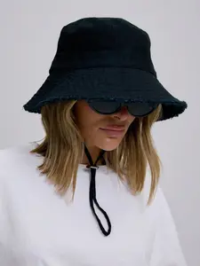 1pc Women's Drawstring Trim Bucket Hat, Sunscreen Hat, Adjustable Chin Strap Design, Distressed Finish, Soft Fabric, Sun Protection, Windproof, Fashionable, Suitable For Travel, Beach, Vacation, Casual Daily Use