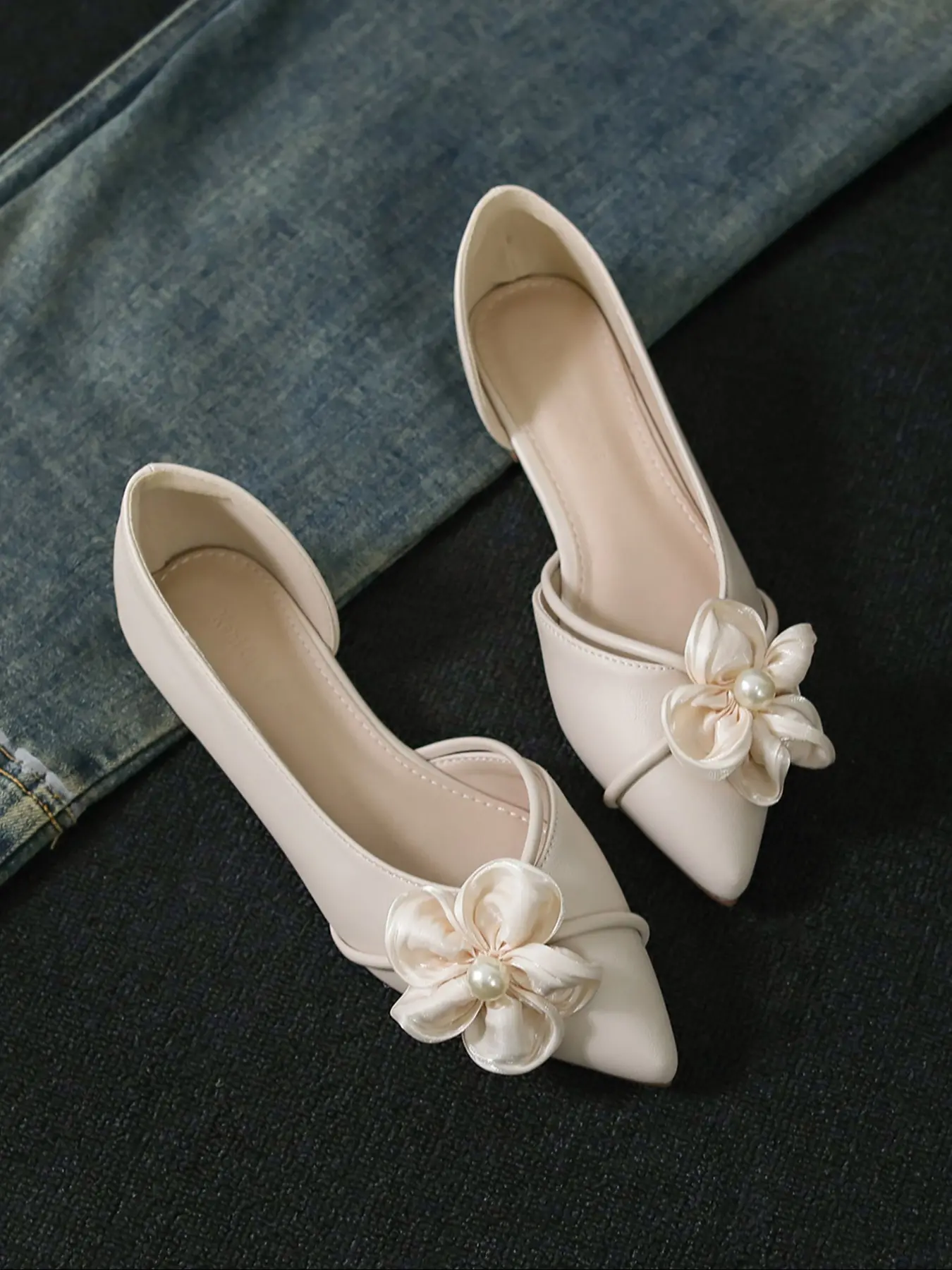 Women's Breathable Flat Shoes New Arrival, 3D Flower Decoration Pearl Flats, Summer Flats, Floral Shoes, One-Step Slip-On Pointed Toe Soft Sole, French Side Ventilated Casual Walking Shoes Footwear