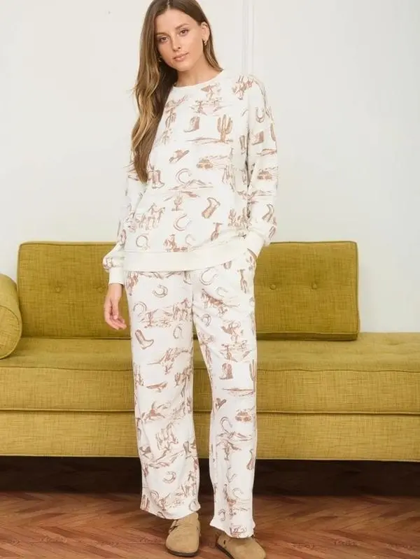 Western Lounge Set - Cozy Sweatshirt & Matching Pants with Cactus Print for Comfortable Home Wear