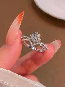 S925 Sterling Silver 1 Carat Synthetic Moissanite Ring, Emerald Cut Solitaire Ring, Luxury Engagement Ring for Women, Elegant Casual Ring, Trendy All-match & Exquisite Jewelry for Birthday Gift