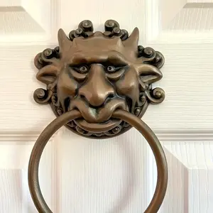 [Art Resin Dragon Face Door] Art Resin Craft Dragon Face Door Handle - Wall Hanging Maze Door Knob for B&B