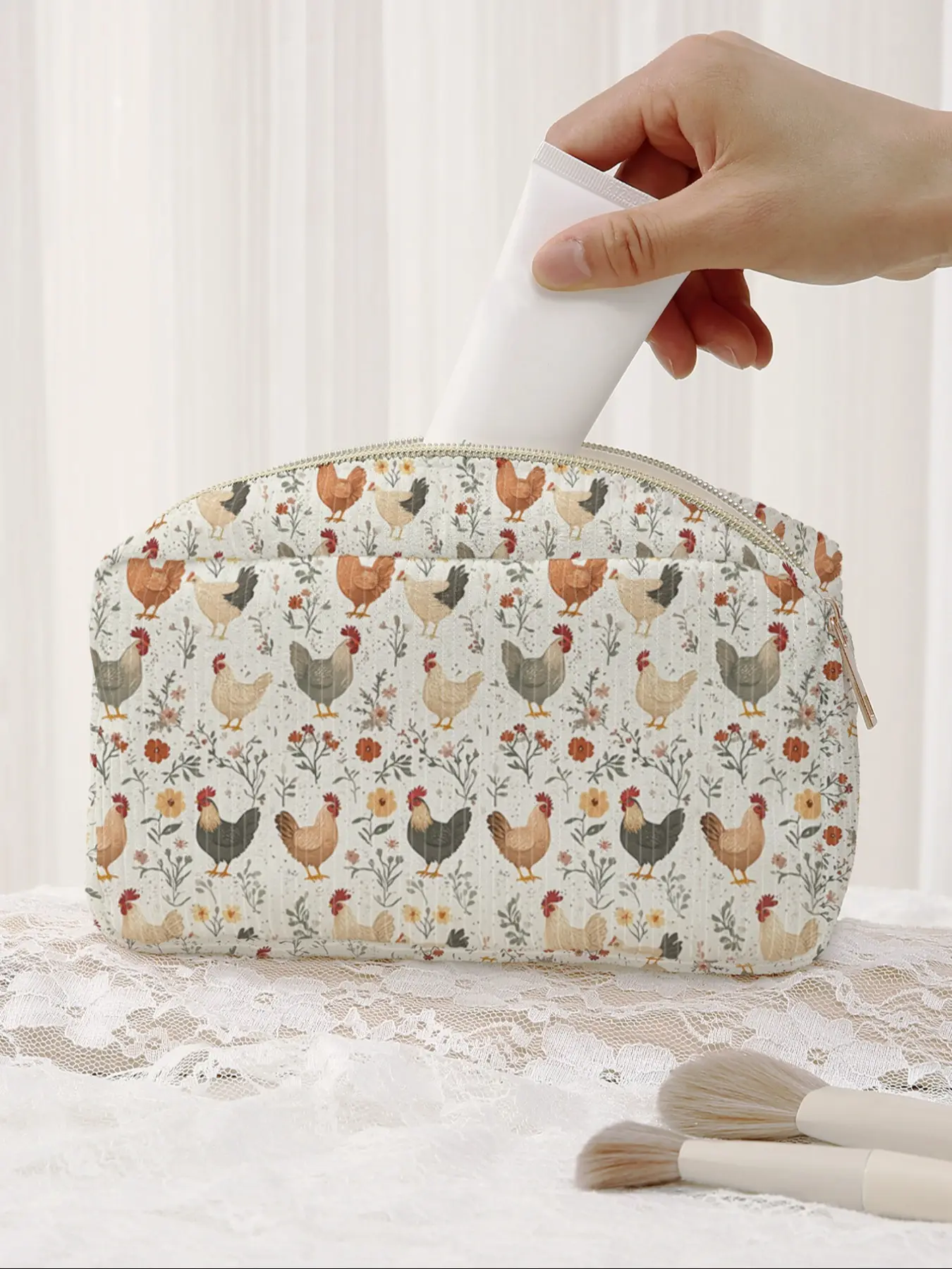 Chicken Pattern Plaid Makeup Bag, Colorful Lightweight Multi-Functional Fashion Casual Cosmetic Pouch, Travel Organizer for All Seasons, Portable Cosmetic Pouch, Travel Cosmetic Bags