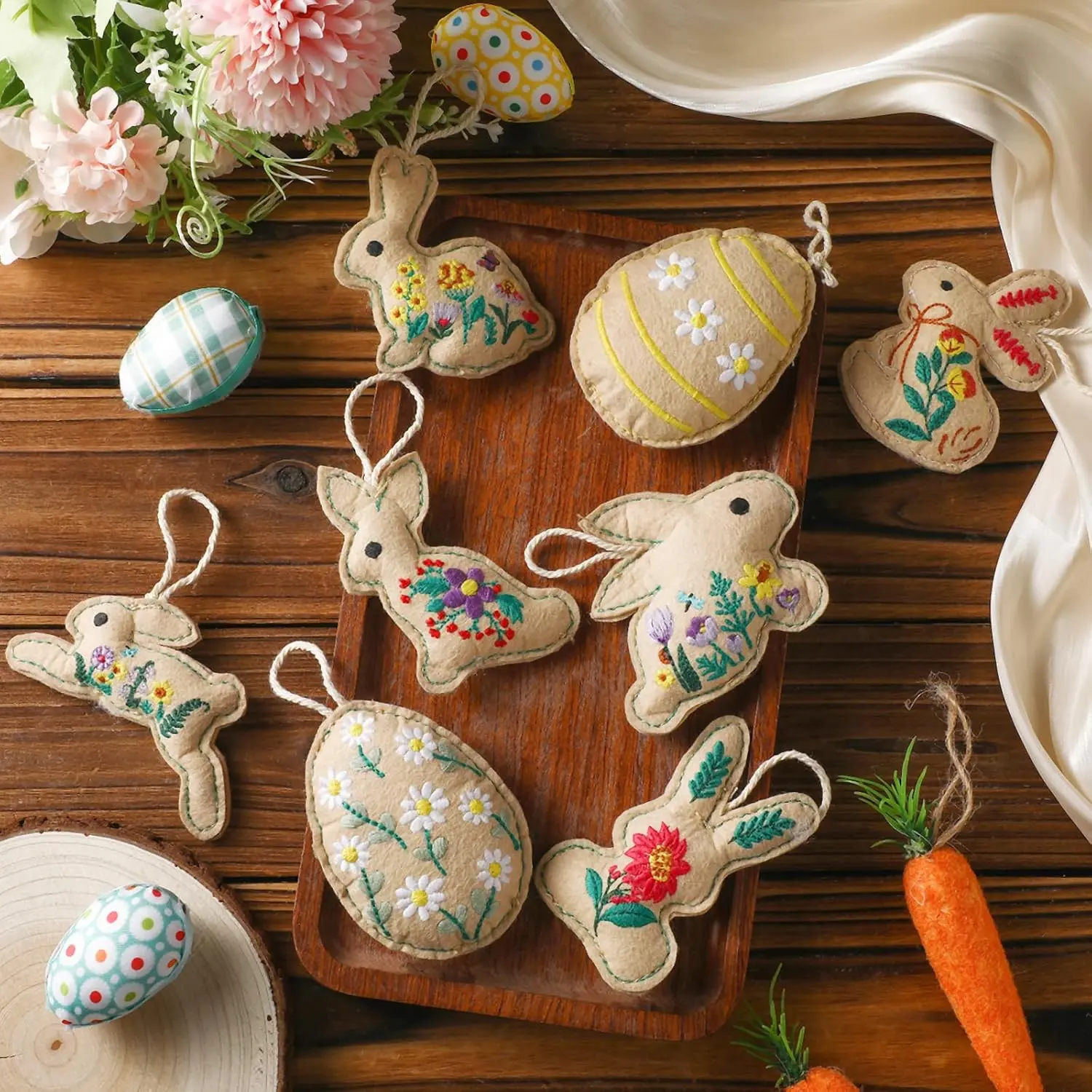 8 Pcs Easter Bunny Hanging Ornaments Vintage Embroidery Rabbit Egg for Tree Decorations Country Felt Home Holiday Party Decor