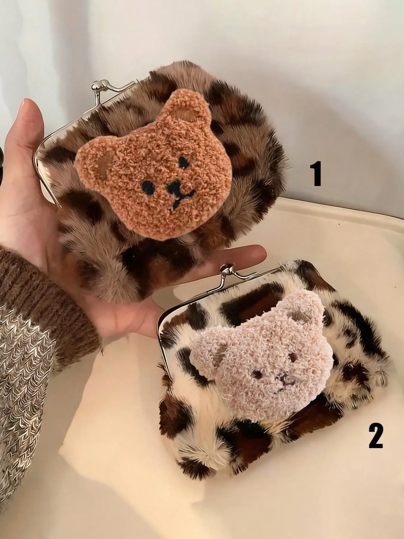 Leopard print coin purse, paired with a cute teddy bear, portable headphone pouch, storage bag, travel accessory, small storage bag, makeup bag, lipstick storage bag. Cute design, playful patterns, durable material, plush texture, mini storage bag.