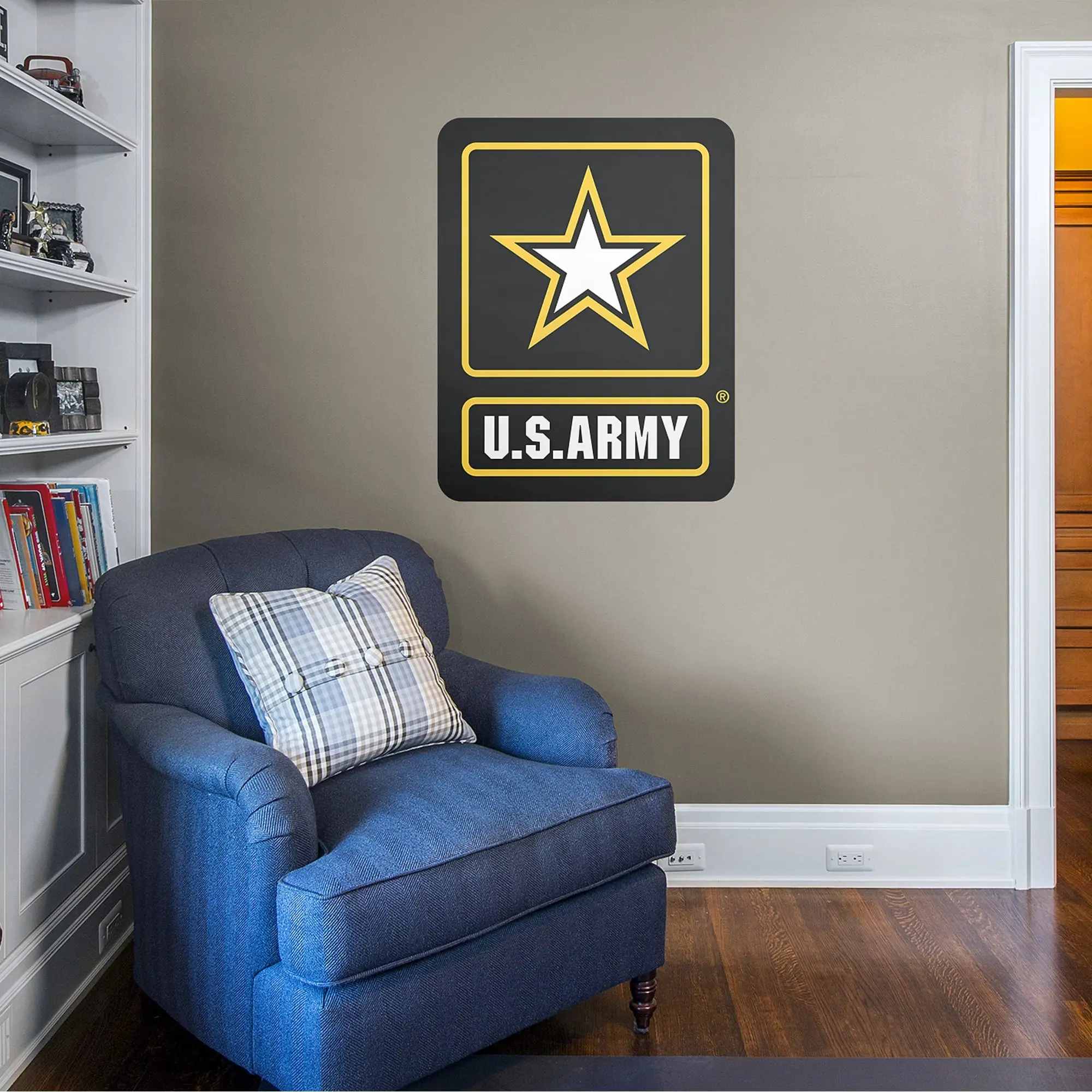 Officially Licensed United States Army Logo Removable Vinyl Wall Decal - Peel-and-Stick Self-Adhesive Sticker Deco, Renter-Friendly Decoration, Soldier-Focused Wall Decor That Resists Tears, Rips & Fading, Sticks to Most Smooth Surfaces