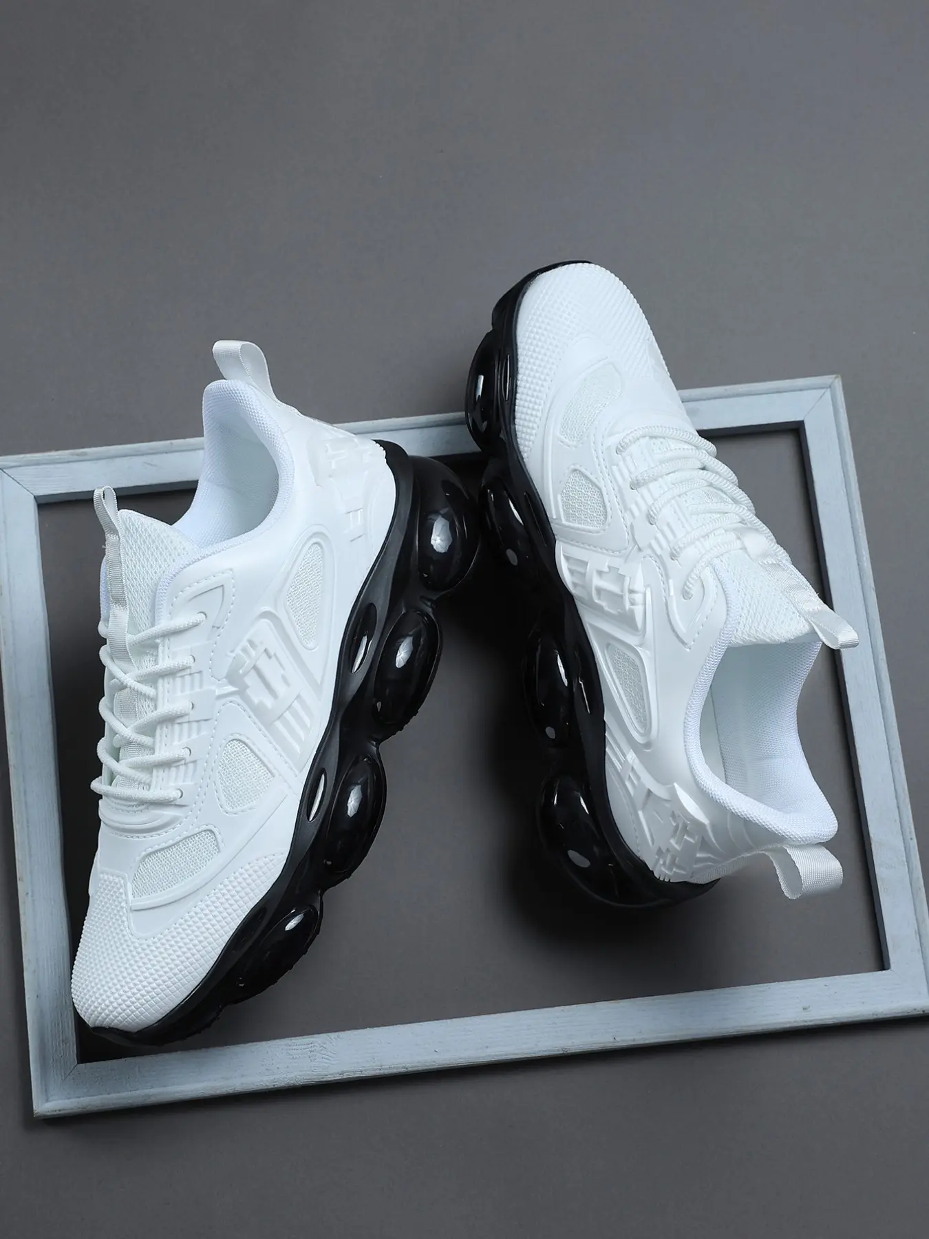 Men's Low Top Thick Sole Sports Shoes, Sporty Running Shoes, Breathable Mesh Upper, Bubble Cushioning, Casual Training Sneakers for Running, Athletic Shoes, Workout Sneakers
