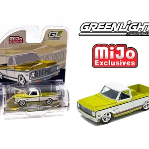 Greenlight 1:64 1972 Chevrolet C-10 Short Bed Custom – Mustard Yellow with White Two-Tone – Mijo Exclusives