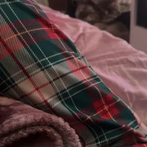 Solid-Color Satin Fitted Sheet Set, Comfortable and Breathable Bedding, Soft Skin-Friendly Satin Bed Sheets for Home Bedroom, Dormitory and Hotel, Bedding Supplies