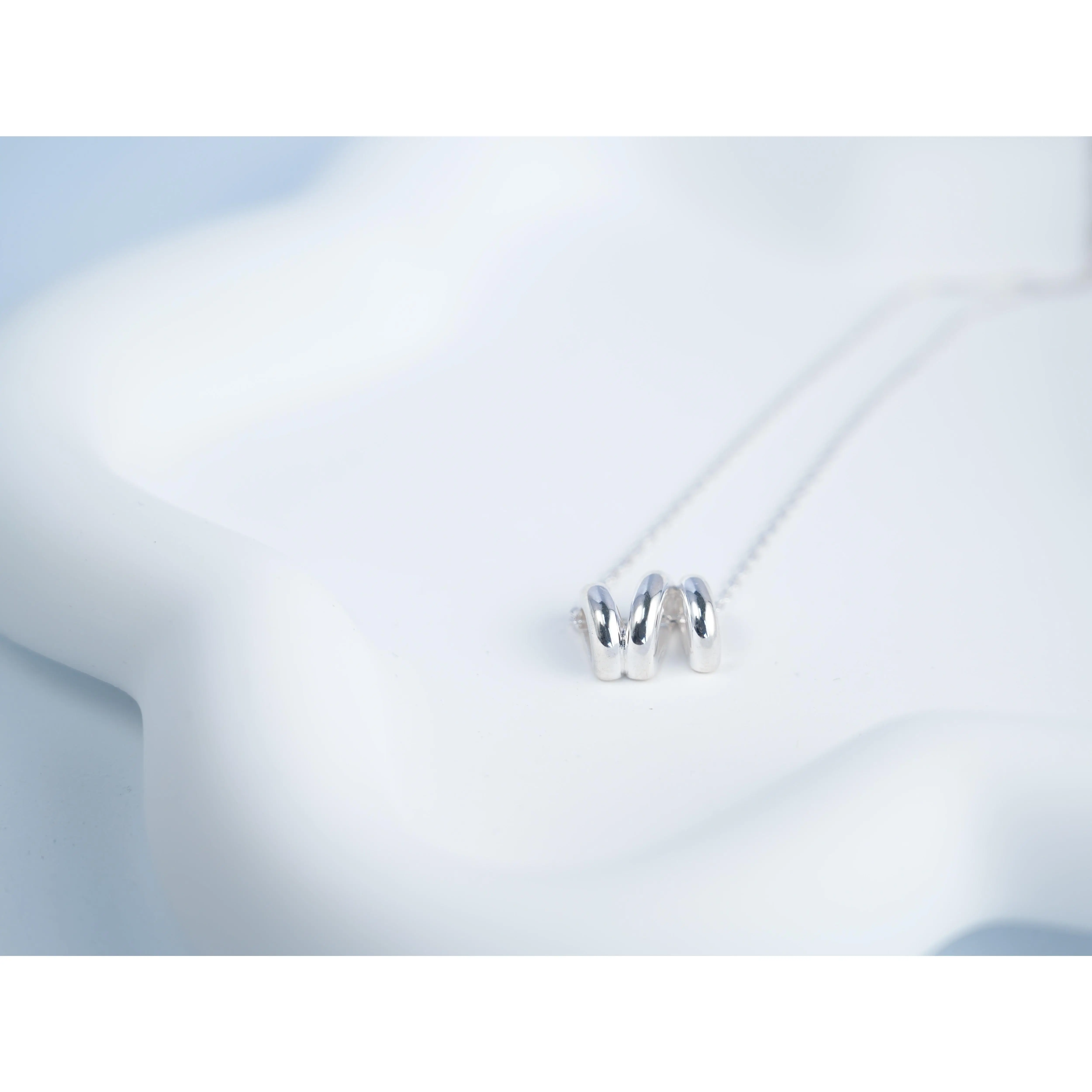 Gental Wave Necklace (Silver)