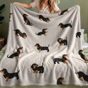 Cute Sausage Dog Print Flannel Throw Blanket, Soft and Comfortable, Suitable for All Seasons, Home Decor, Sofa Bed, Travel, Gift for Dog Lovers
