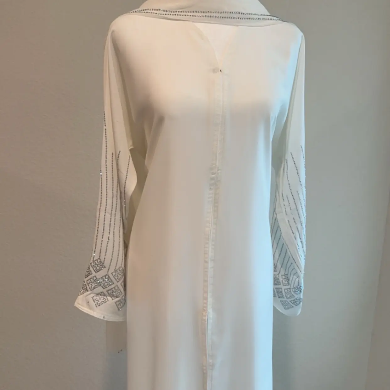 Luxury white abaya