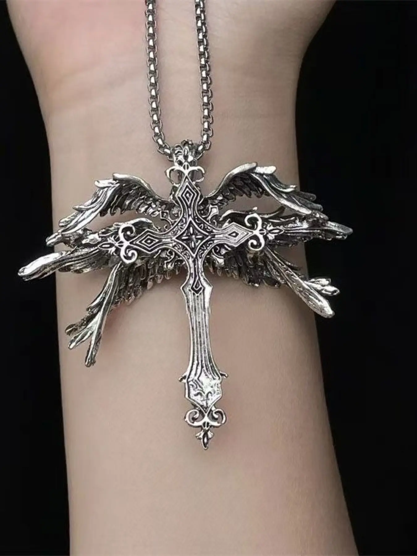 Silver Winged Cross Pendant Necklace, Detailed Pendant, Gothic Cross Design Vintage Style Jewelry with Intricate Engraved & Wing Detail, for Men & Women, Daily & Streetwear Occasions
