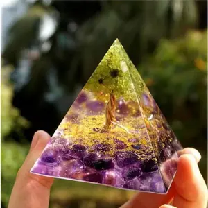 Pyramid Decoration Natural Energy Peridot Amethyst Orgonite Healing Crystal Pyramid for Reduce Stress Balance Chakra Meditation Attract Luck Accumulate Wealth Health Home Office Room Desktop Decoration Crystal Ornament Gift