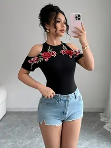Women's Rose Floral Short Sleeve Top, Casual Loose-Fitting Round Neck Design, Perfect for Daily Wear & Stylish Lady