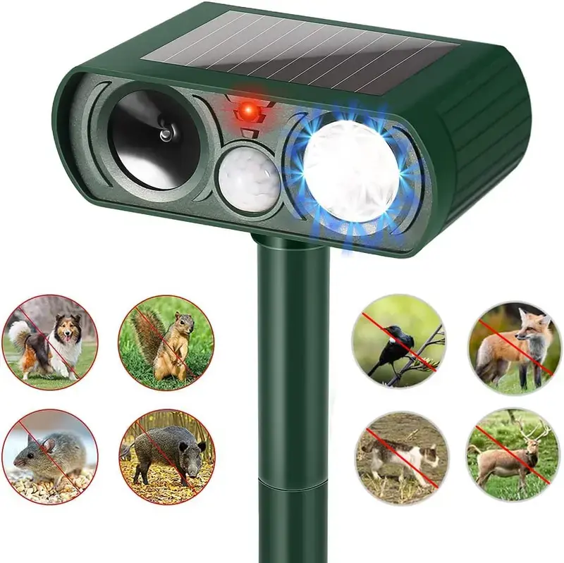 Model 2026 Solar Ultrasonic + Function Animal Repeller, for outdoor use, equipped with flashing lights and motion sensor, can be used to repel animals such as deer, cats, squirrels, raccoons, rabbits, foxes, and skunks.