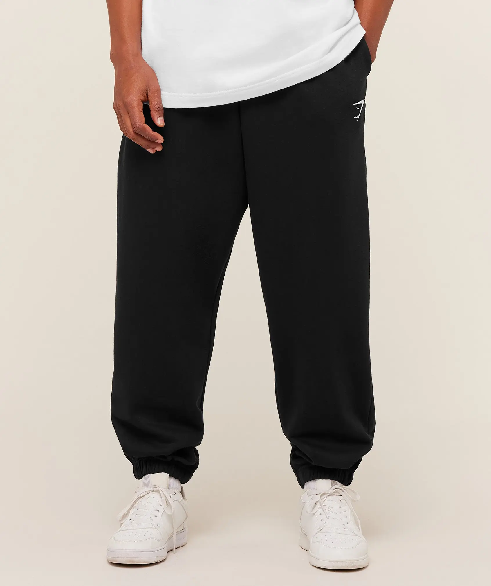 Gymshark Crest Oversized Joggers – GS Black Gym Sweatpants, Relaxed Fit Training & Everyday Wear