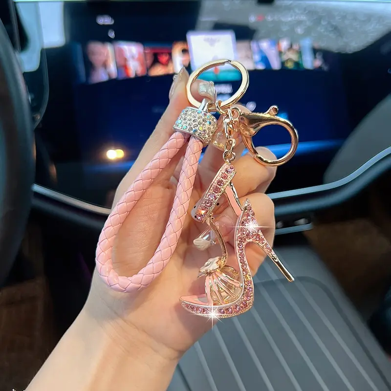 Creative Fashion Rhinestone High Heel Car Keychain, Keychain For Bags, Cute Girls' Bag Charm, Elegant Key Ring Circle, Unique Small Gift, Trendy Cute Keychain, Stylish Keychain, Stylish Keyring, Car Key Chains, Cute Keychains For Car Keys