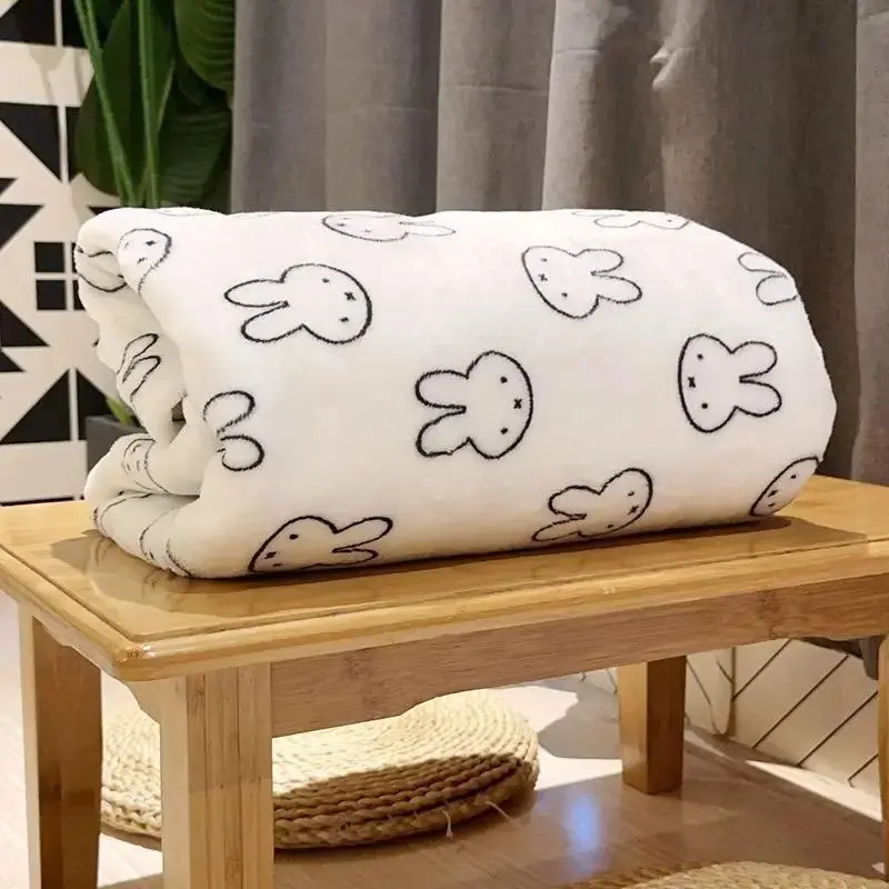 Kawaii Cartoon Print 100% Polyester Flannel Fluffy Blanket - Adorable Style Animal Character Home & Bed Accessory, Soft Breathable All-Season Bedding Throw for Office Siesta, Student Dormitory Use, Home Accessory, Bed Accessories