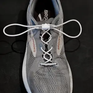 Magnetic Elastic Shoelaces