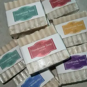 Handmade Goat Milk Base Oatmeal Honey Vitamin E Soap Natural Ingredients for Gentle Cleansing Skin Care Rich in Vitamins A D B6 B12