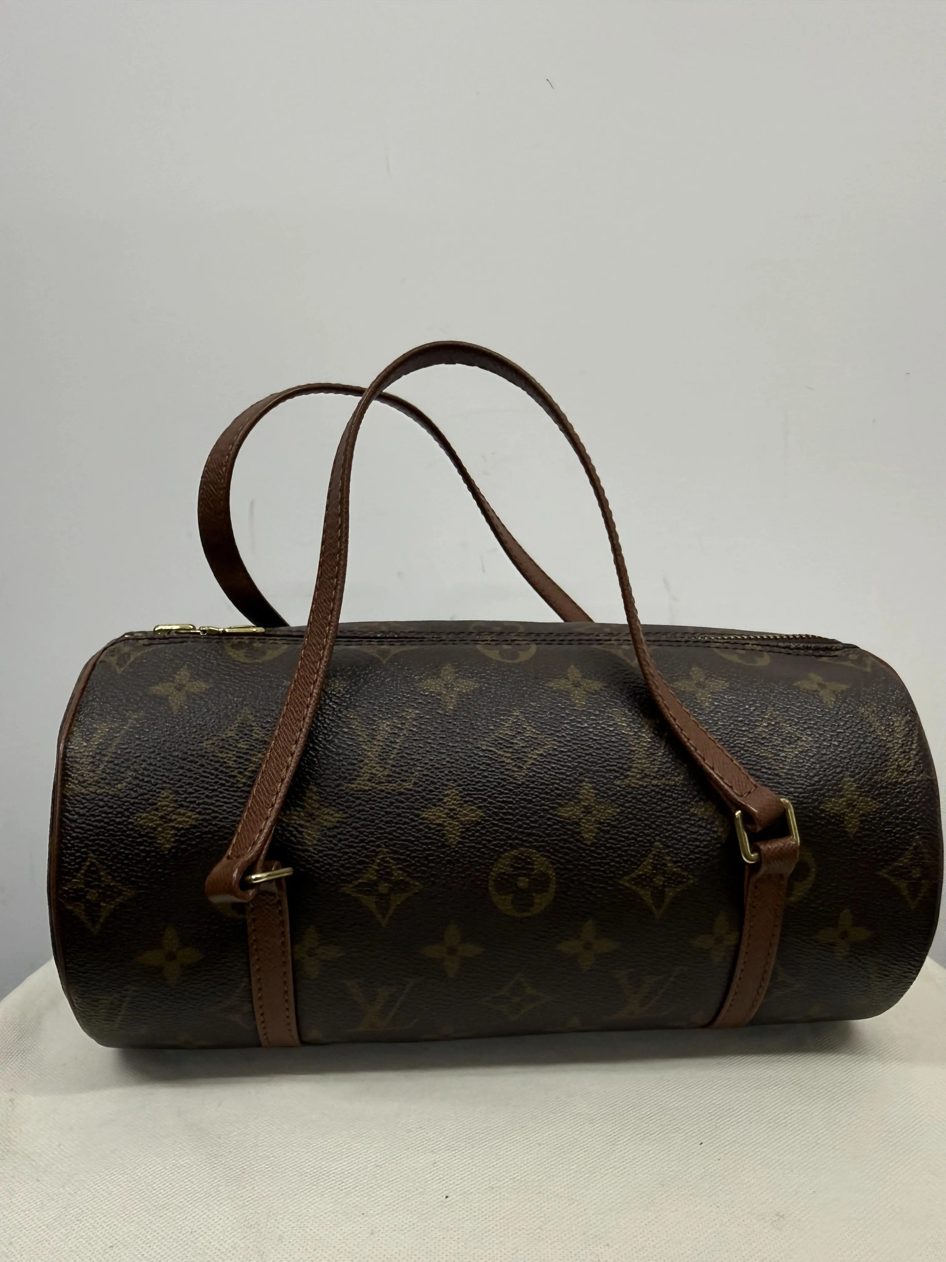 Pre-owned Louis Vuitton Papillon 26 in Monogram Canvas with Leather Handles (Vintage Edition)