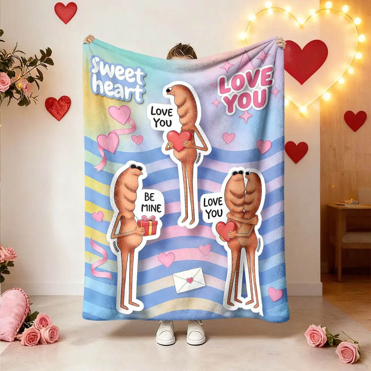 1 piece of Marcus The Worm presents a caring gift. Marcus worm printed flannel cozy blanket is skin-friendly and machine-washable suitable for office camping. Flannel fabric sofa blanket bed blanket. Valentine's Day gift