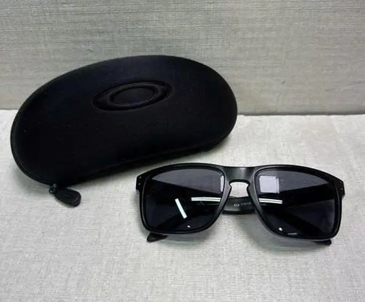 Men’s Holbrook Polarized Sunglasses Black Frame, Black Lens UV Protection