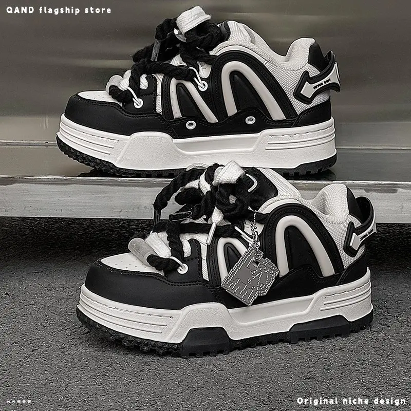 Q-AND 2026 new shoes, casual board shoes, couple design bread shoes, thick hemp rope LACES and silver pendants, are suitable for travel and sports Sneaker Athletic trending shoes