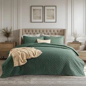 Twin Quilt - Ultra Twin XL Quilt for Green Bedroom, Lightweight-Comforter with 1 Pillow Sham, Dark Green Summer Bedspread Coverlet 68x86 Inch
