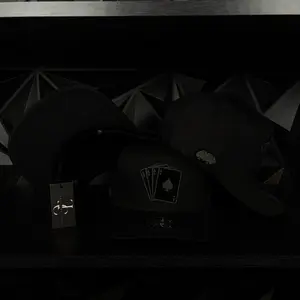 Poker placa SnapBack hat- black