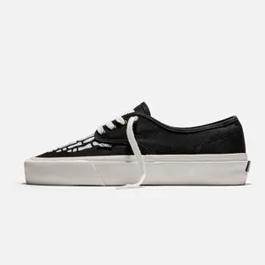 GOWER - BLACK X-RAY GOWER - BLACK X-RAY