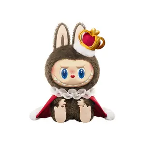 [Spanish]-THE MONSTERS – Chess Adventure Muñeco de Peluche con Carita de Vinilo