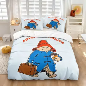 Paddington Bear Classic Pattern Printed Bedding Set With Adventure-Themed Design, British Style, Suitable For Home Bedrooms And Dormitories, Includes Duvet Cover, Quilt Cover And Pillowcases, Without Filling, An Ideal Choice For Everyday Use Or As A Gift