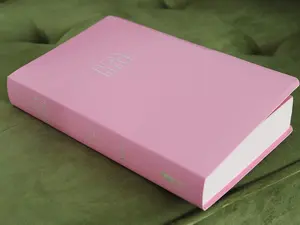 NIV, Gift and Award Bible, Leather-Look, Pink, Red Letter, Comfort Print