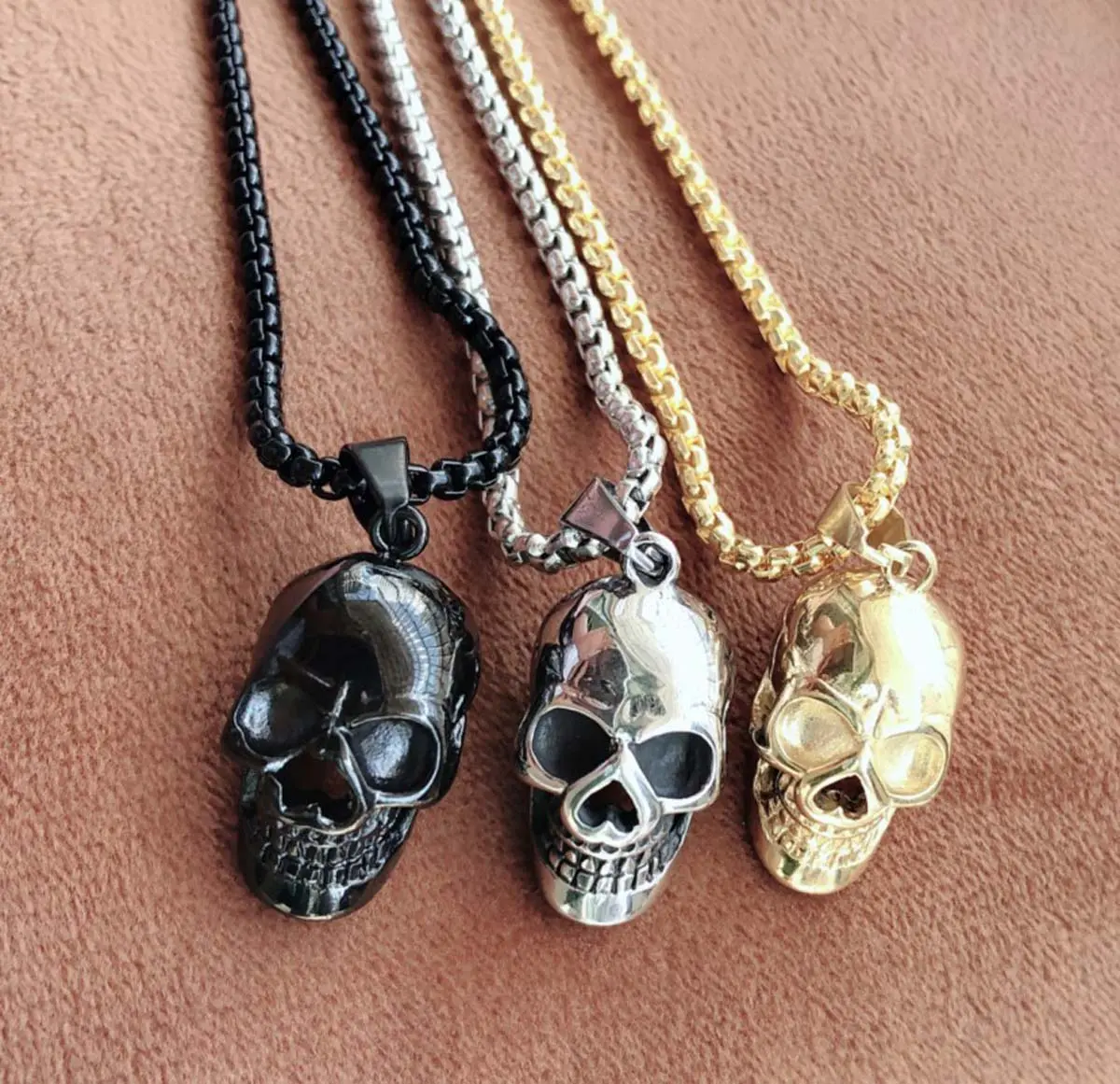 Unisex Black Metal-Coated Skull Motif Pendant Necklace - Gothic Retro Statement Jewelry with Durable Box Chain, Edgy Rebellious Spirit Adults' Accessories for Male Casual & Concert Wear, Artificial Gemstone Accent, Craftsmanship