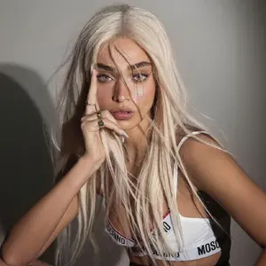 13x4 Lace Front Synthetic Wigs with Baby Hair Platinum Blonde Long Straight Heat Resistant Hair Pre Plucked Glueless Wig 30 Inch 200% Density Silky Straight 60 Blonde Synthetic Lace Front Wig for Cosplay Party Use Mother's Day Gift