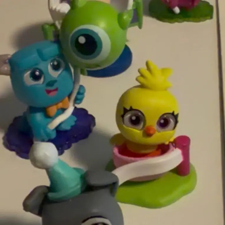 Figurines
