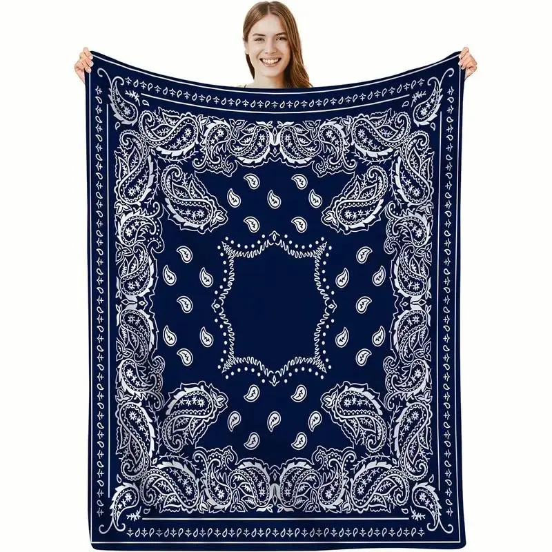 A blue pattern design luxury flannel blanket suitable for home, bedroom, sofa, travel, home, high-end gifts, great gifts! Ultra-light, soft, warm suede cover blanket, 100% polyester material, no pilling and no fading. Lightweight Blanket