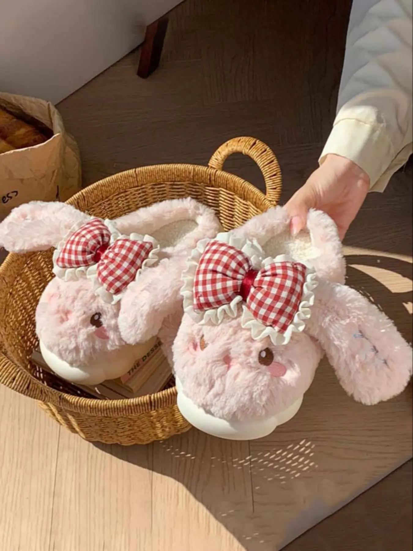 New Cute Rabbit Plush Indoor Slippers, Fleece Lined Warm Casual Comfortable Student Slipper, Non-Slip Soft Fur Slippers, Fuzzy House Slippers, Home Slippers, Fluffy House Slippers