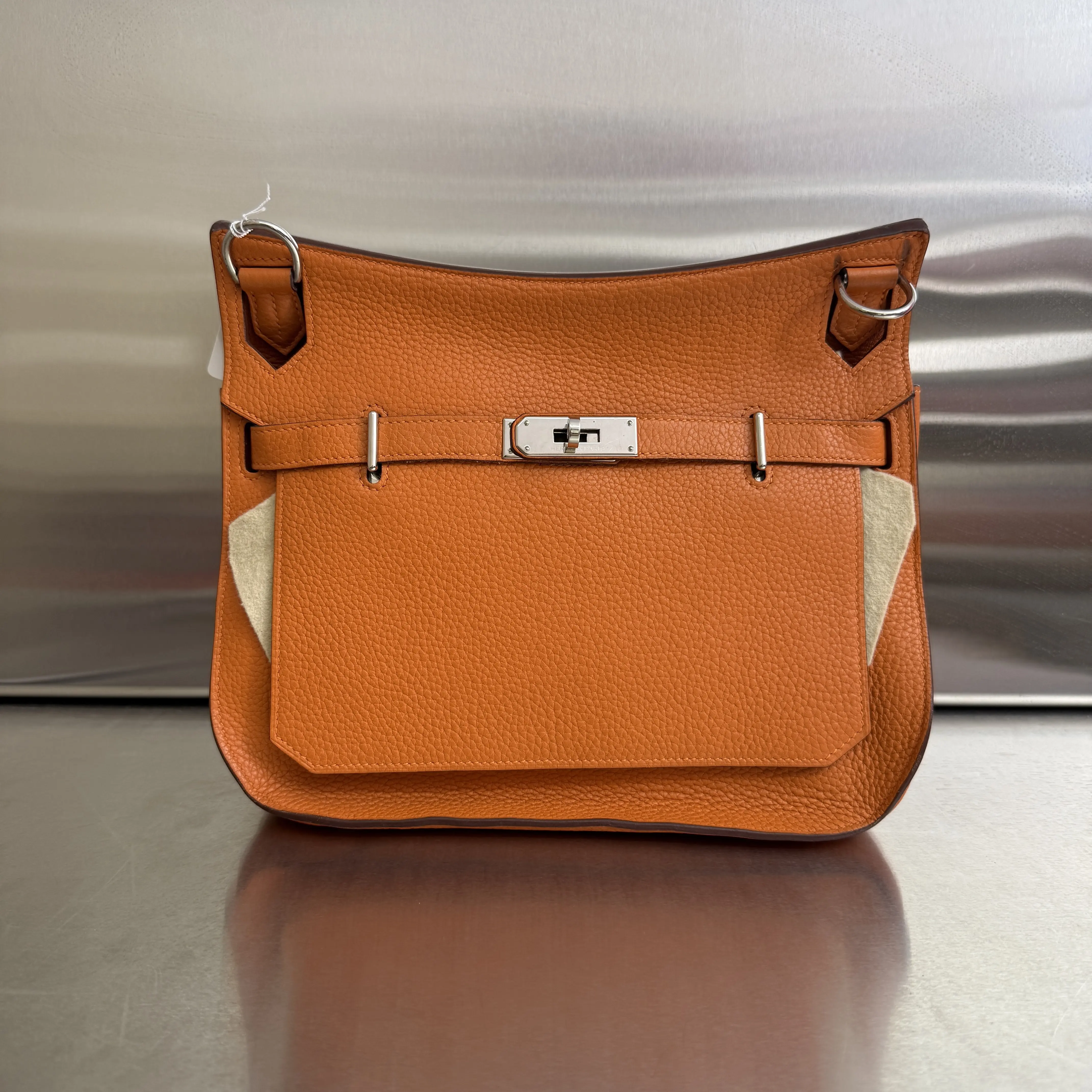 Pre-owned Calfskin Crossbody bags Hermes Taurillon Clemence Jypsiere 28 Orange