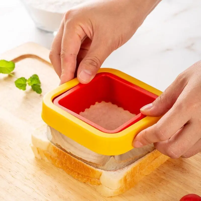 Bread Cutter, DIY Stainless Steel Sandwich Cutter Sealer, Sandwich Maker Mold, Cutting Mold, Home Sandwich Tools, Cooking Supplies, Kitchen Utensils Bakeware
