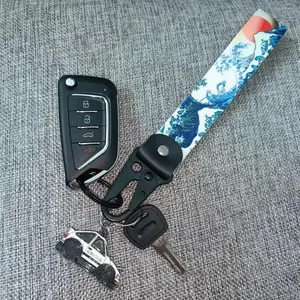 Car Keychain, Car Key Chains, Cartoon Wave Pattern Vehicle Decorative Keychain, Keychain Lanyard, Car Interior Decoration Accessories