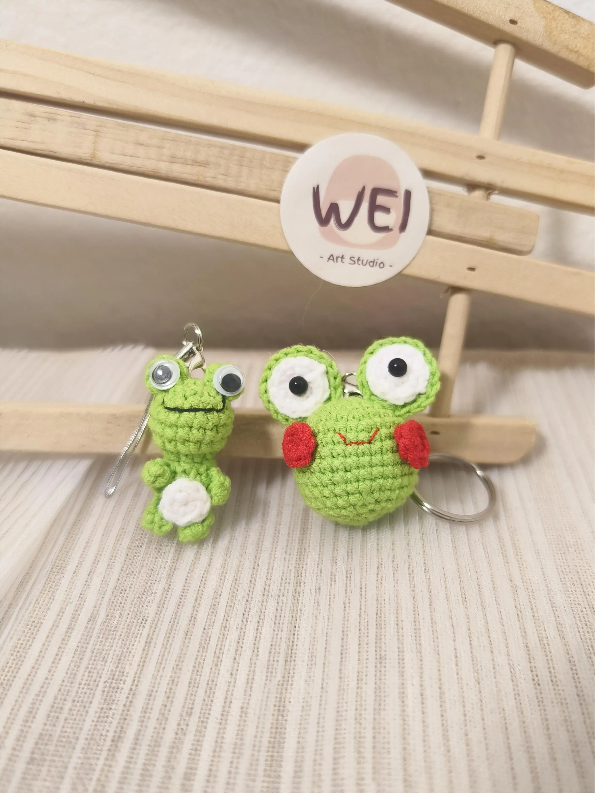 Crochet Frog Keychain, Mini Froggy Bag Charm, Frog Head Bag pendant, Amigurumi Frog, Handmade Lucky Froggie, Cute Gift for Her/Friend