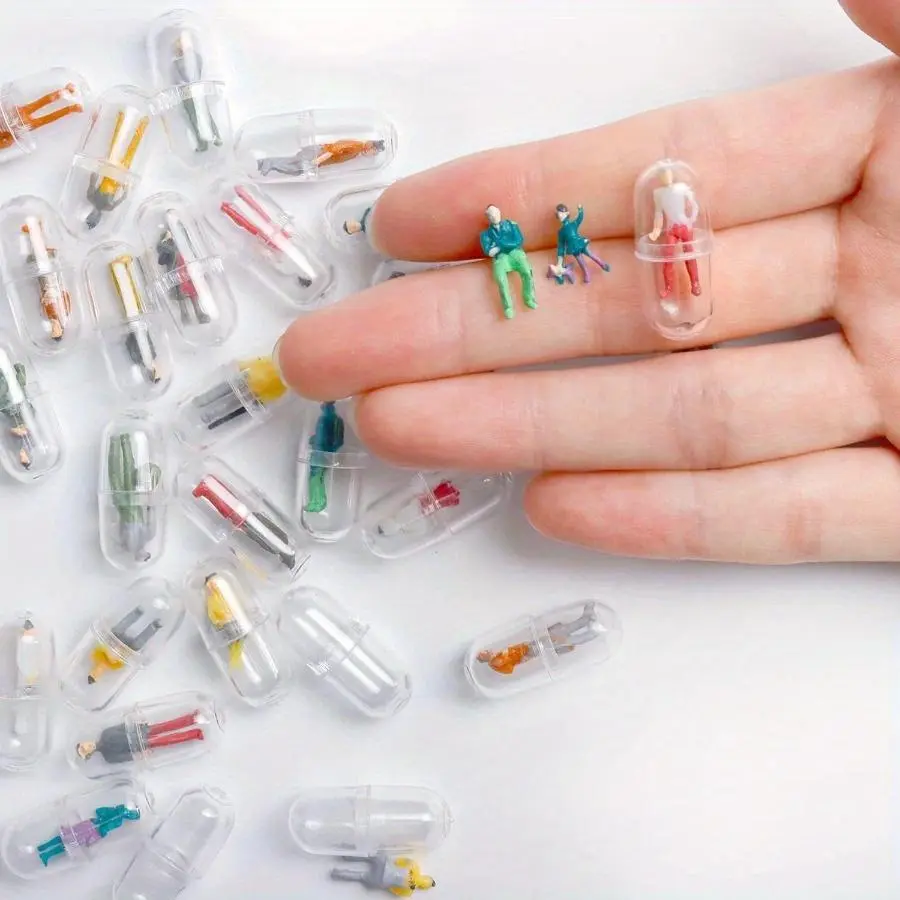 Random Transparent Capsule Set, Capsules Set, Capsule Kit with Cute 3D Character Statues and Miniature Scene Models, Micro Landscape Props, Thanksgiving and Christmas Gifts