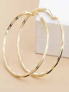 A Pair of Fashionable Large Hollow Hoop Earrings - Elegant Women's Jewelry Accessories - The Ideal Gift for Her - Stylish Everyday Earrings Versatile Earrings