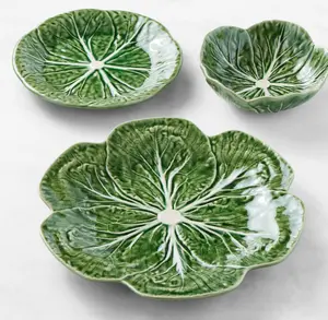 Bordallo Pinheiro Cabbage 12-Piece Dinnerware Set Leaf Tableware